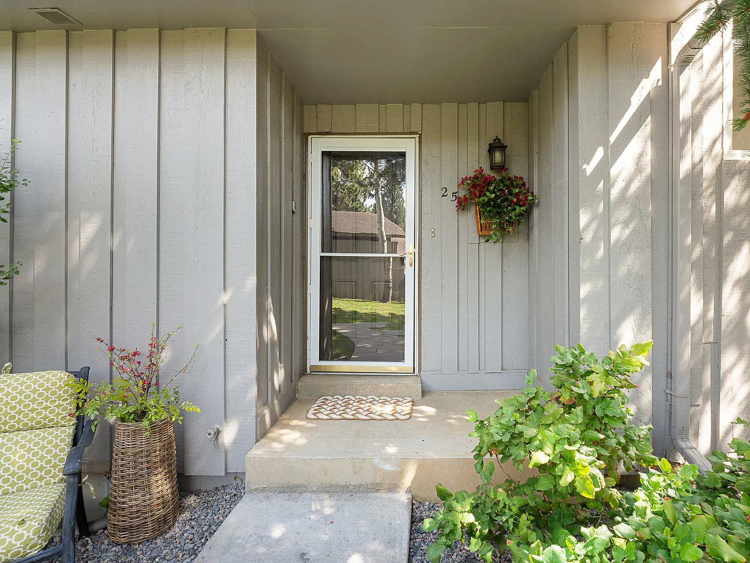 3 bed, 2027 sqft, $3,750 — Photo 2