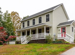 136 Meaderboro Rd, Rochester, NH 03867