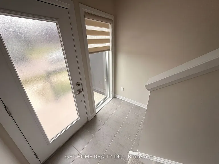 696 Benninger Dr — Photo 3