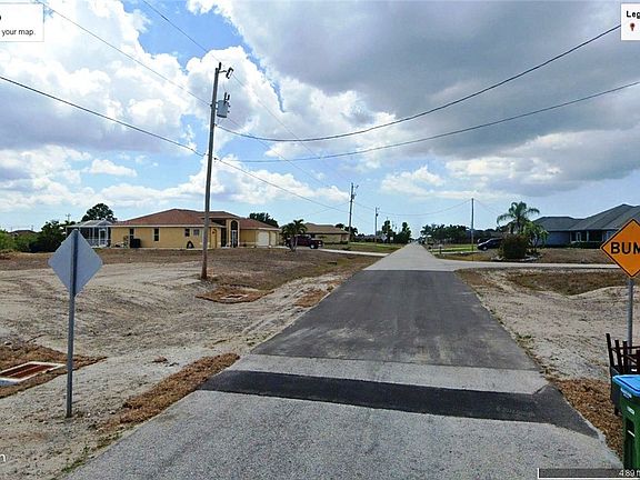 4th image of 306 NE 15th Ter
