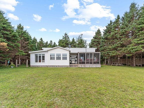 2nd image of 93 Ocean View Cres