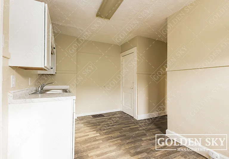 2937 N Kenwood Ave #A — Photo 5