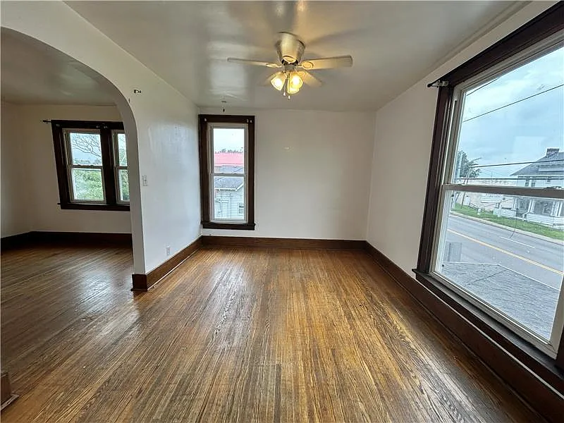 2 bed, 1200 sqft, $649 — Photo 2