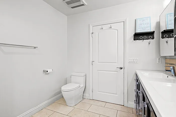 135 Underhill Dr — Photo 20