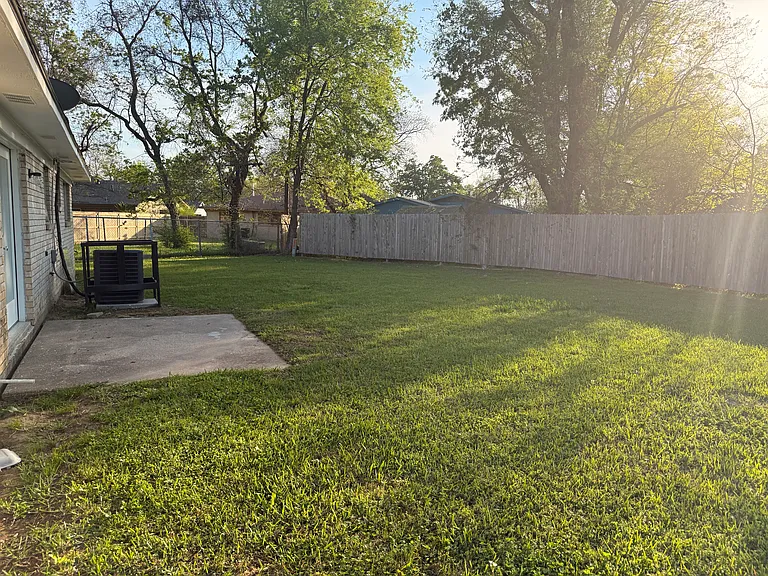 8706 Elbert Cir — Photo 5