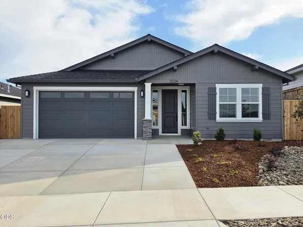 3234 Garner Way, Medford, OR 97504