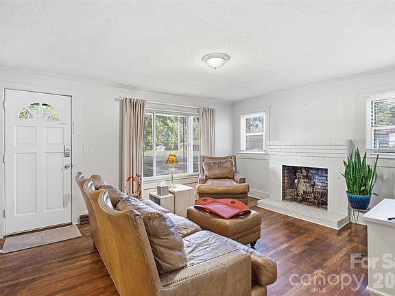 4th image of 665 Fisher St