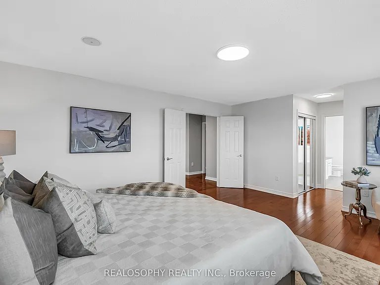 284 Bilbrough St — Photo 15