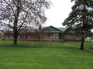 2216 Tuscarora Rd, Niagara Falls, NY 14304