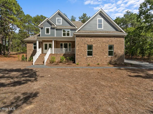 225 Lakeway Drive, West End, NC 27376