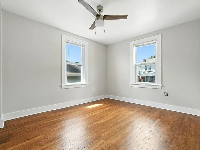 3229 Beacon Hill Ave — Photo 21