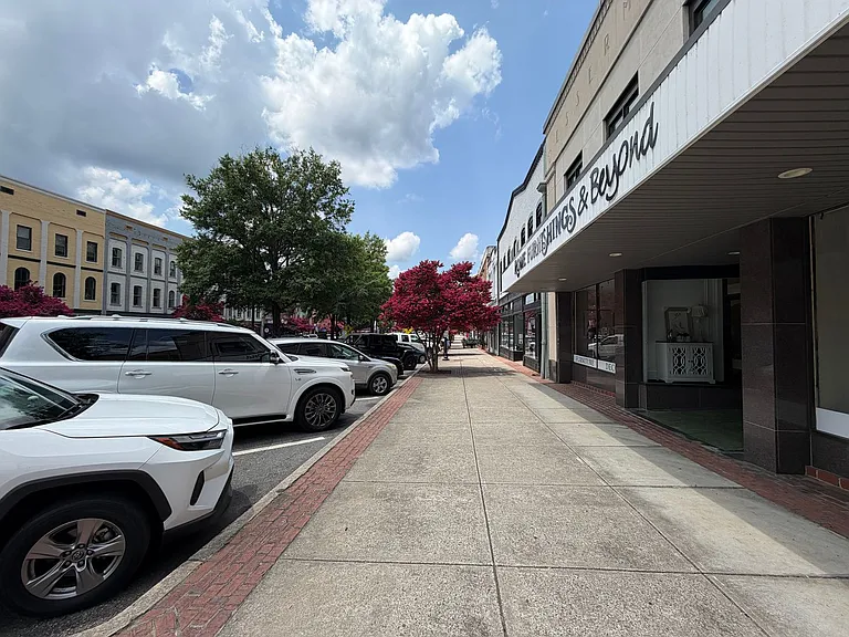 425 Broad St — Photo 29