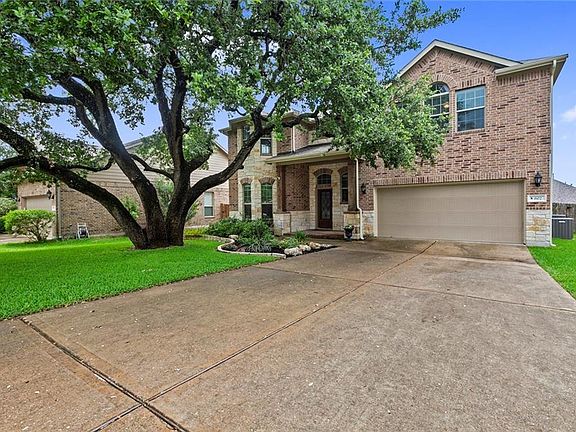 3rd image of 602 Rolling Brook Ln