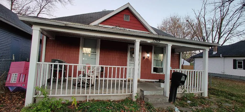 1365 N Olney St photo 1