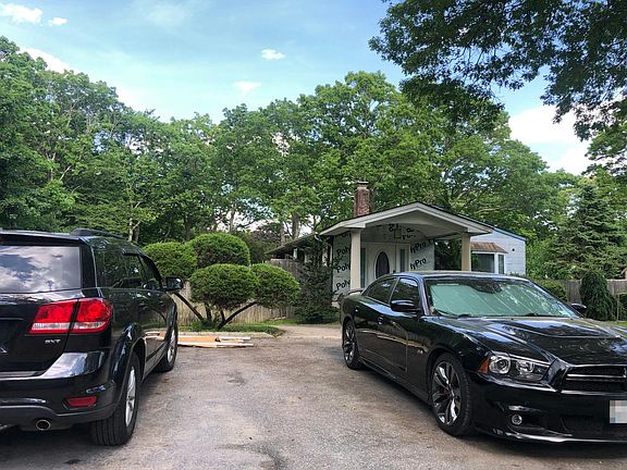 5th image of 323 Mount Vernon Ave