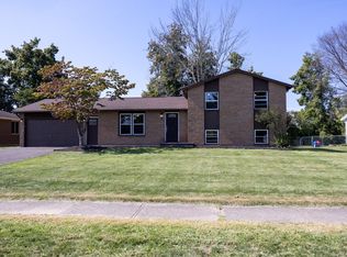 202 Spring Tree Ln, Rochester, NY 14612