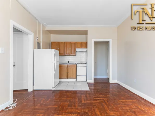 2913 Foster Avenue image 6 of 11