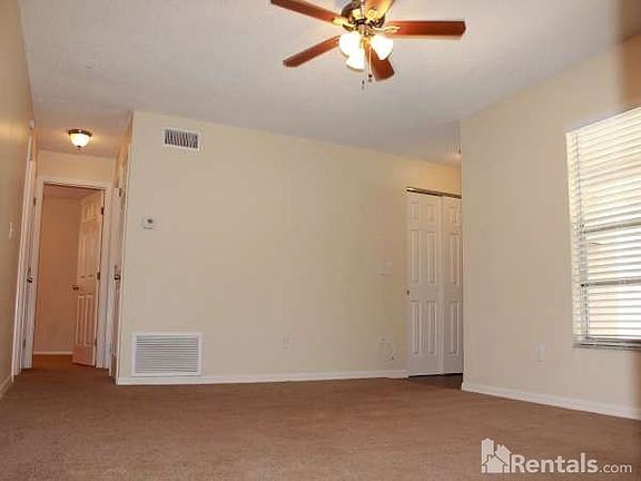 4th image of 416 Longwood Cir