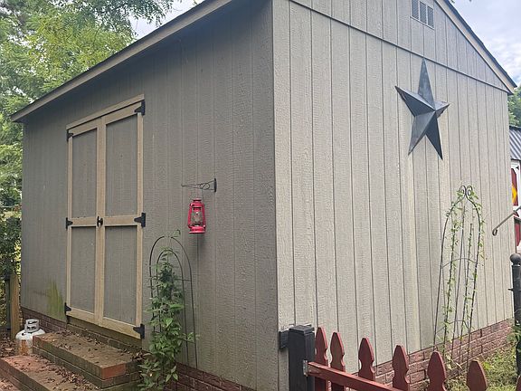 5th image of 214 10th St