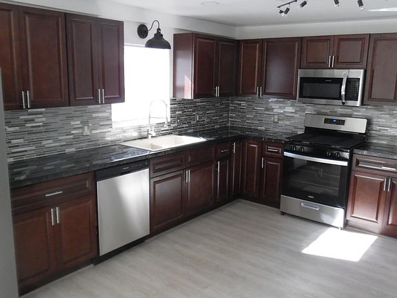5th image of 39 Hamilton Dr