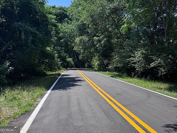 2nd image of 427 Dripping Rock Rd