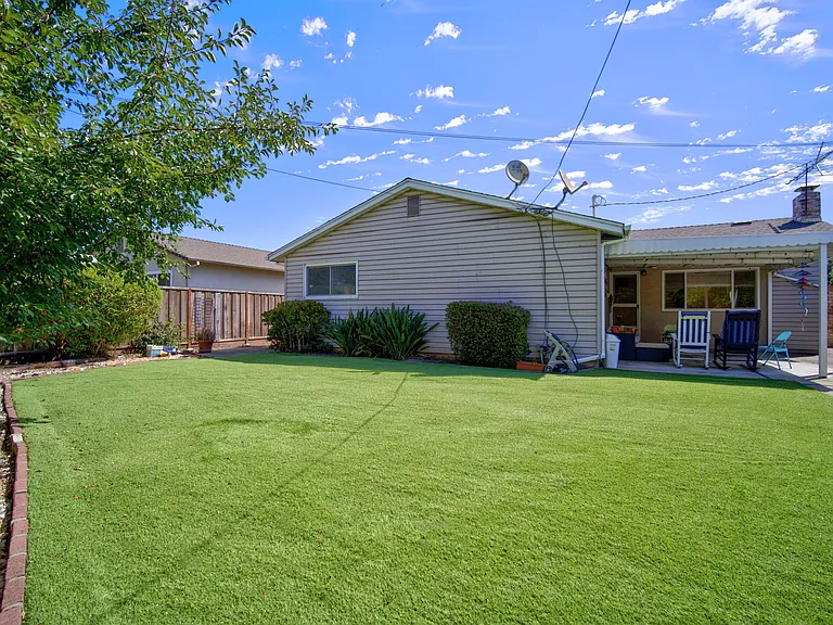 25309 Meredith Ct — Photo 28