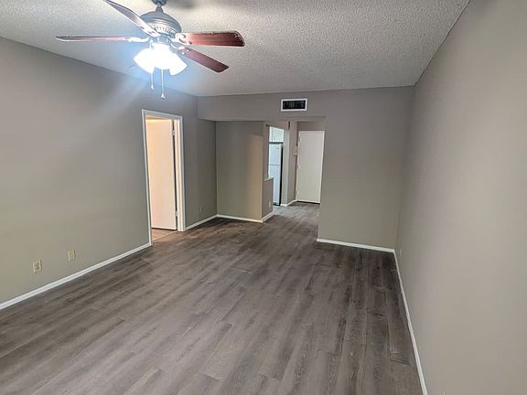 4th image of 490 NW 20th St APT 211