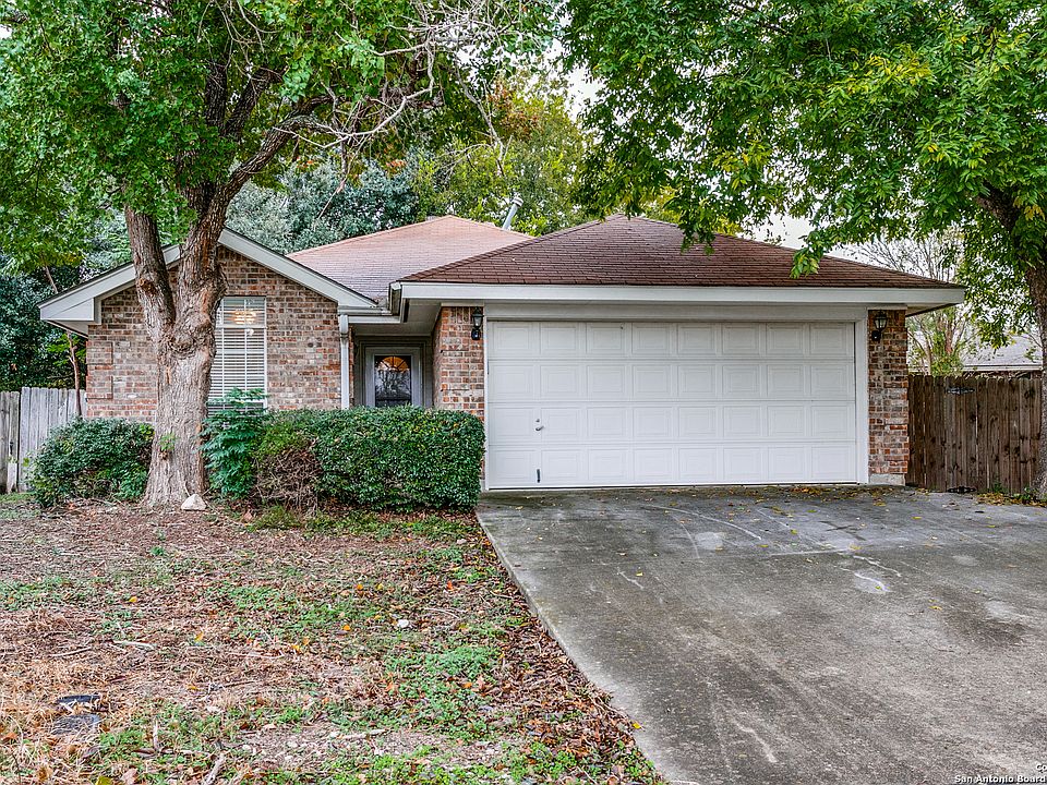 1st image of 915 PARKDALE DR