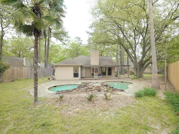 1906 Woodhue Dr