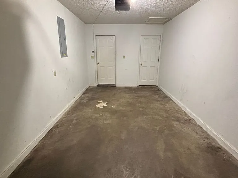 3327 N Detroit Ave — Photo 17