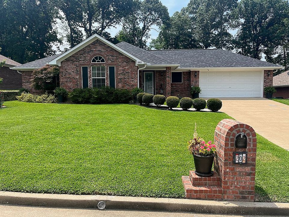 1st image of 202 Homestead Dr