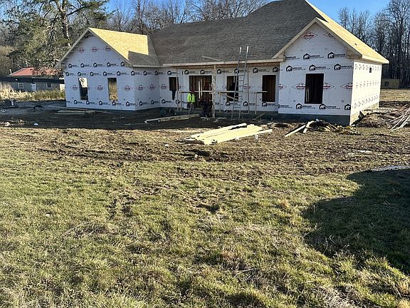 2nd image of 1147 Spry Rd