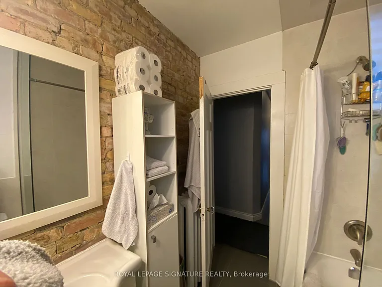 172 Beatrice St #3 — Photo 10