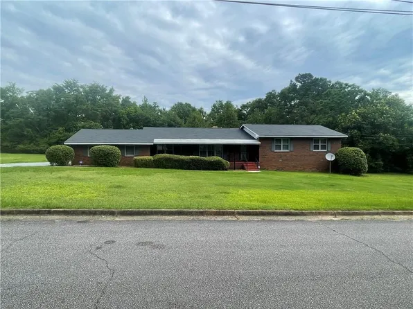 411 5th Pl S, Phenix City, AL 36869