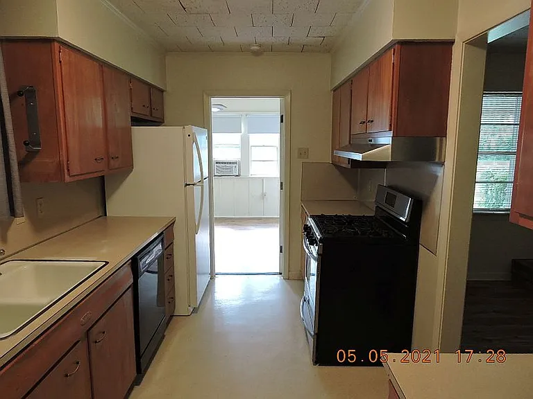 1287 Rodney Dr — Photo 7