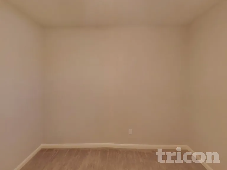 185 Kennedy Dr — Photo 11