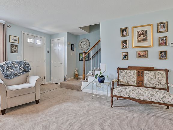 2nd image of 9 Foxtail Ln APT 05