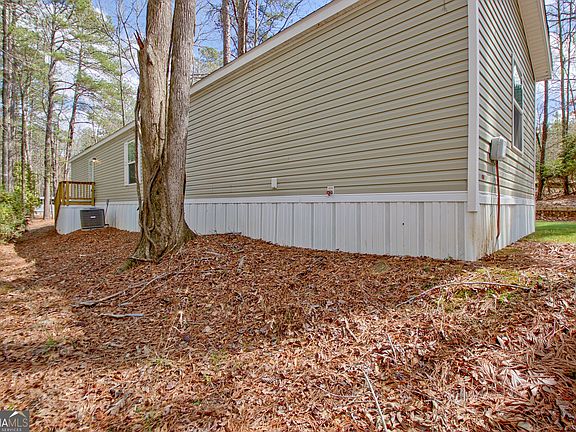 4th image of 83 Fernwood Dr