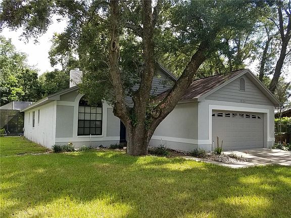 2nd image of 1932 Taylor Ln
