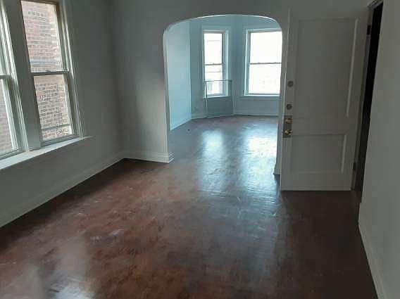 2nd image of 7137 S St Lawrence Ave