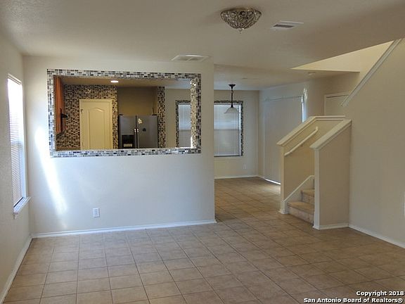 4th image of 135 Adelaide Oaks