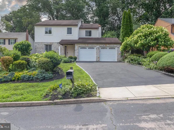 937 Caledonia St, Philadelphia, PA 19128