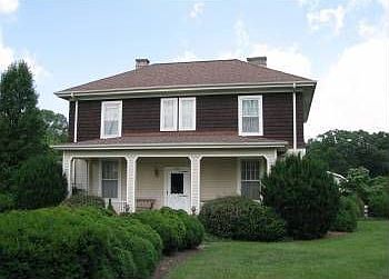 1st image of 140 Charlotte St