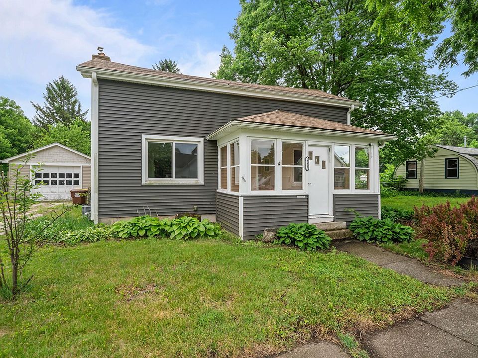 1st image of 336 W Menomonie St