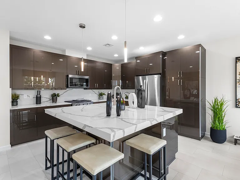 16171 Oakview Dr — Photo 13
