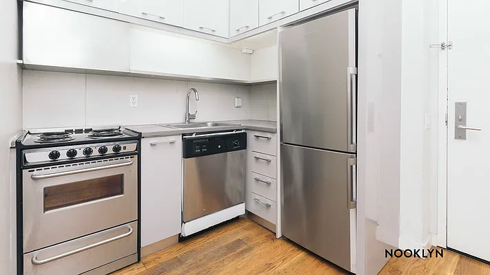 Rented by Nooklyn NYC LLC | media 52