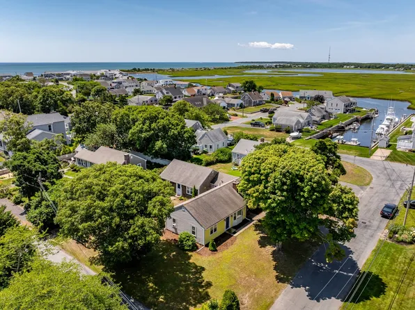 11 Gateway St #1, South Yarmouth, MA 02664
