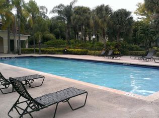 630 S Park Rd #211-3, Hollywood, FL 33021