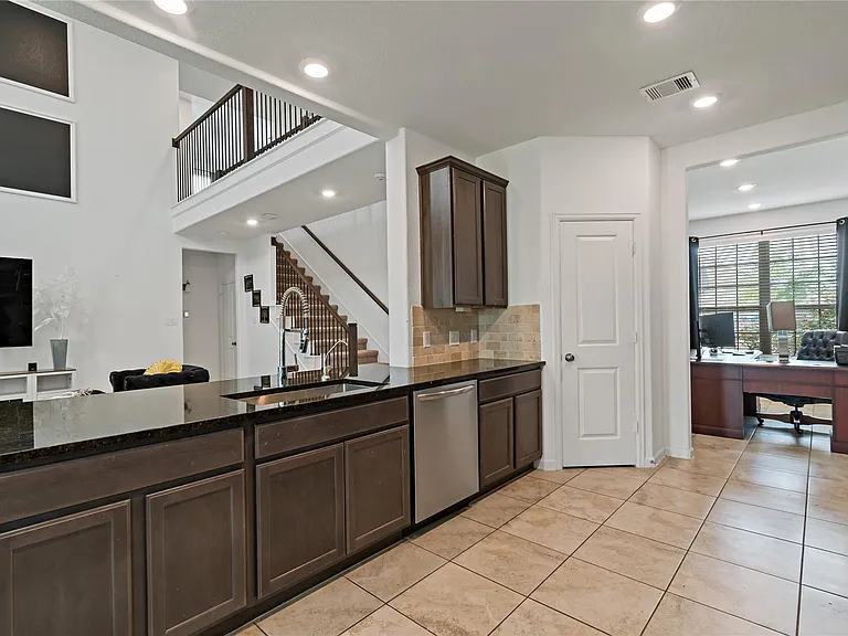 14010 Hartford Heights Way — Photo 4