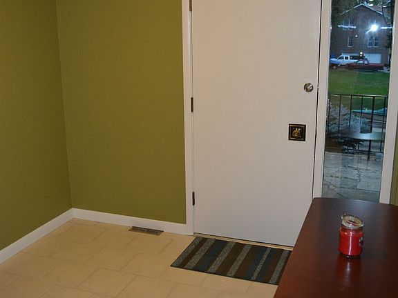 2nd image of 4 W 37th Street Pl